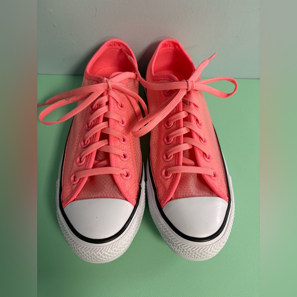 Converse Chuck Taylor All Star Low Pink Electric Blush, Woman Shoes Size 6.5